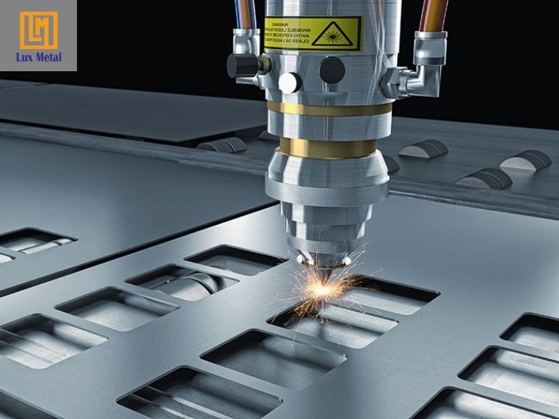 Dịch vụ cắt tấm inox theo yêu cầu | Gia công inox CNC & cắt laser Quá trình cắt inox sử dụng thiết bị hiện đại tạo ra sản phẩm có độ chính xác cao