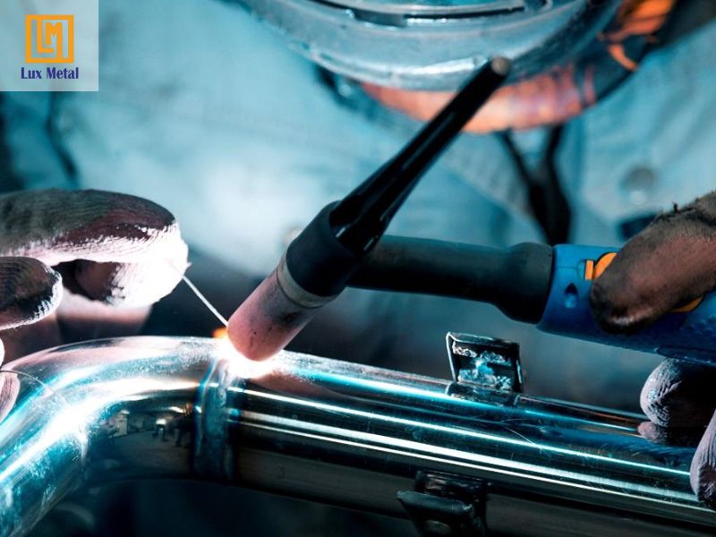 Dịch vụ gia công hàn inox 304, 201 theo yêu cầu tại TPHCM Lux Metal nhận gia công hàn inox theo yêu cầu tại TPHCM