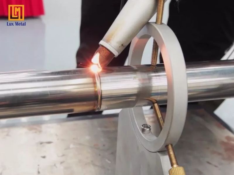 Dịch vụ gia công hàn inox 304, 201 theo yêu cầu tại TPHCM Phương pháp hàn laser có tốc độ nhanh và chất lượng cao