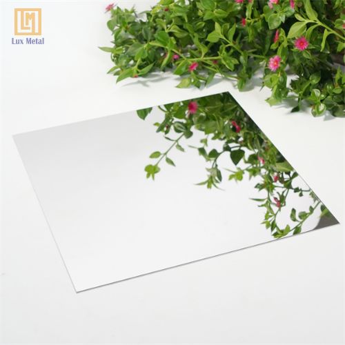 Tấm inox trắng bóng với bề mặt sáng bóng thẩm mỹ và độ bền cao