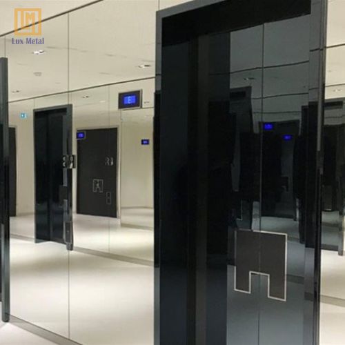 Tấm Inox Đen Bóng Gương Tấm inox gương đen được dùng để trang trí thang máy