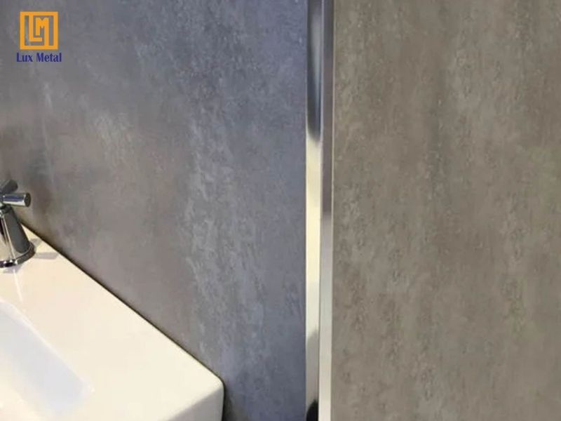 Nẹp inox chữ V bảo vệ góc tường hiệu quả