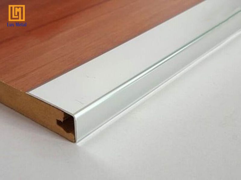 Nẹp Inox chữ L bo góc ốp lát