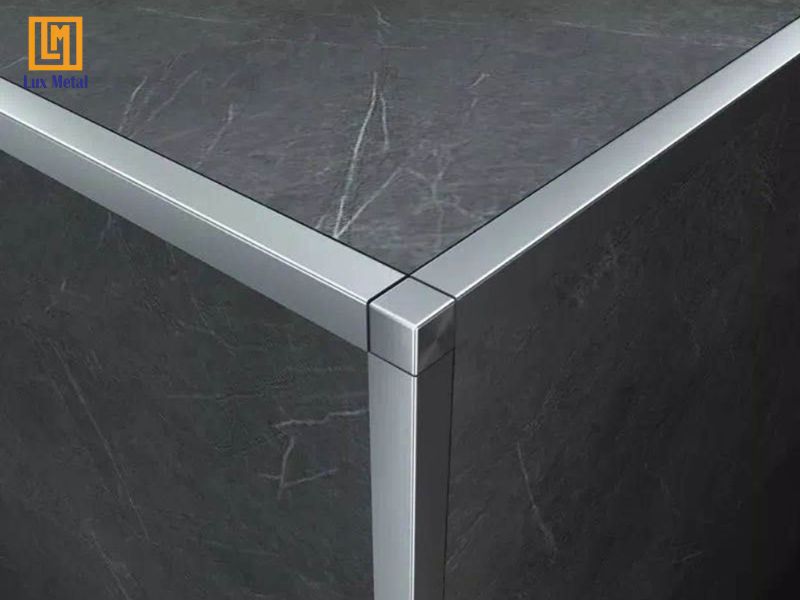 Nẹp Inox chữ V bảo vệ góc tường