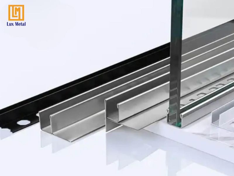 Các mẫu nẹp kính chữ U inox