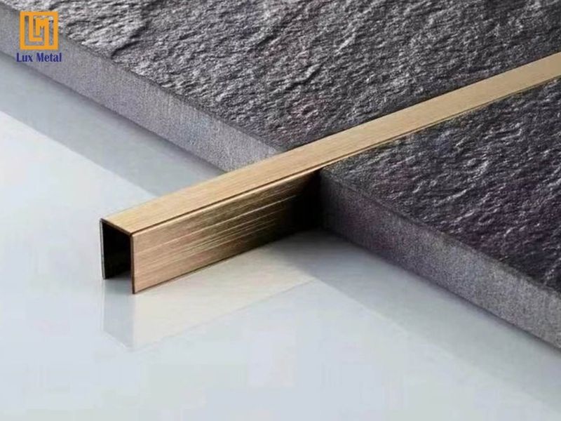 Nẹp U inox 304 tạo đường viền cho sàn nhà