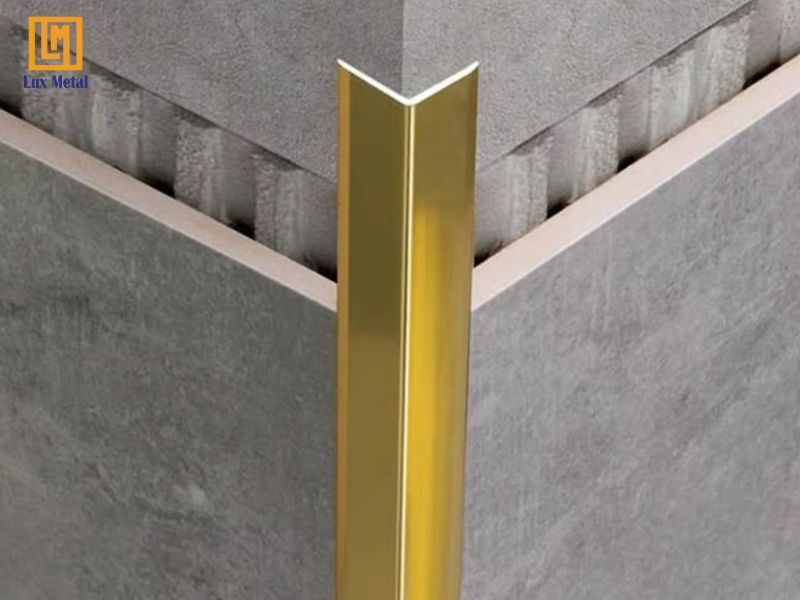 Nẹp V inox bảo vệ cạnh góc tường khỏi sứt mẻ