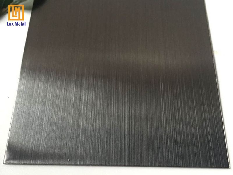 Tấm inox xước màu đen huyền bí dùng cho trang trí cao cấp