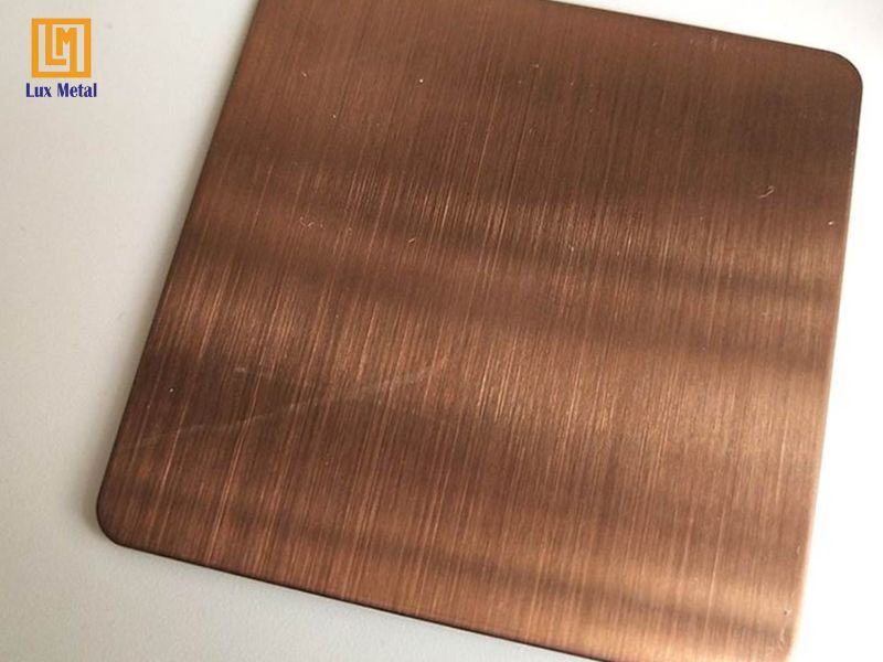 Tấm inox xước màu vàng hồng cho thiết kế hiện đại