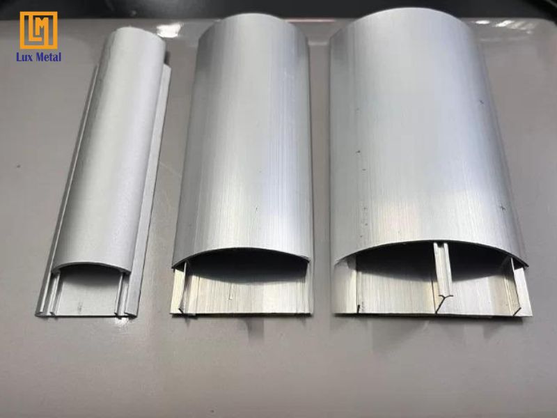 Nẹp bán Nguyệt Inox Lux Metal chuyên cung cấp nẹp bán nguyệt inox 304 chất lượng cao