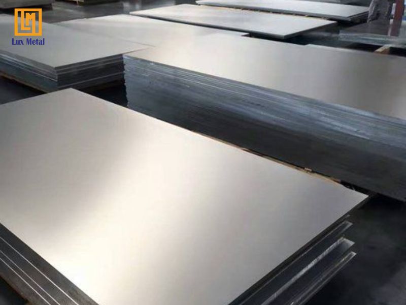 Lux Metal chuyên cung cấp tấm inox 304 chính hãng