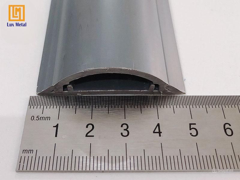 Nẹp bán Nguyệt Inox Nẹp bán nguyệt inox D30 kích thước nhỏ gọn cho không gian hẹp