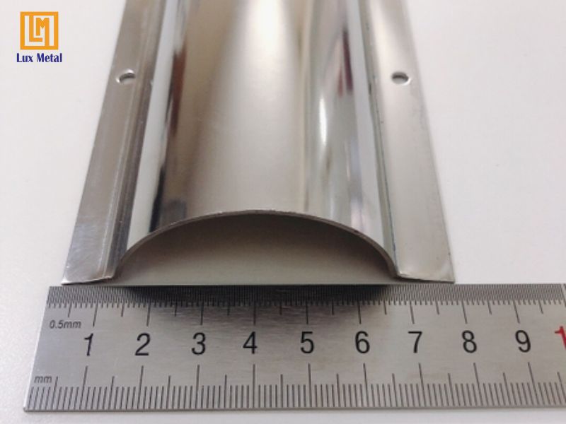Nẹp bán Nguyệt Inox Nẹp Inox bán nguyệt D60 phổ biến nhất trên thị trường hiện nay