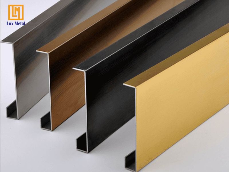 Nẹp inox len chân tường 2 cạnh vuông