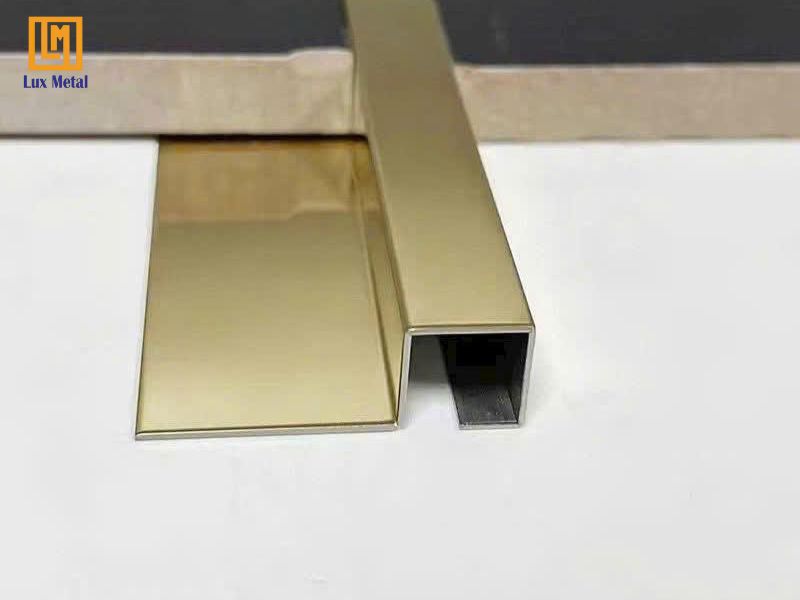 Nẹp inox góc vuông 1 cạnh cơ bản