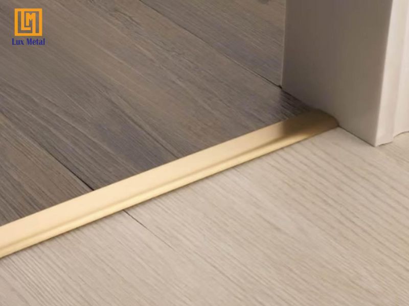 Nẹp Inox Sàn Gỗ Nẹp inox phân chia khu vực các khu vực sàn tạo tính đồng bộ