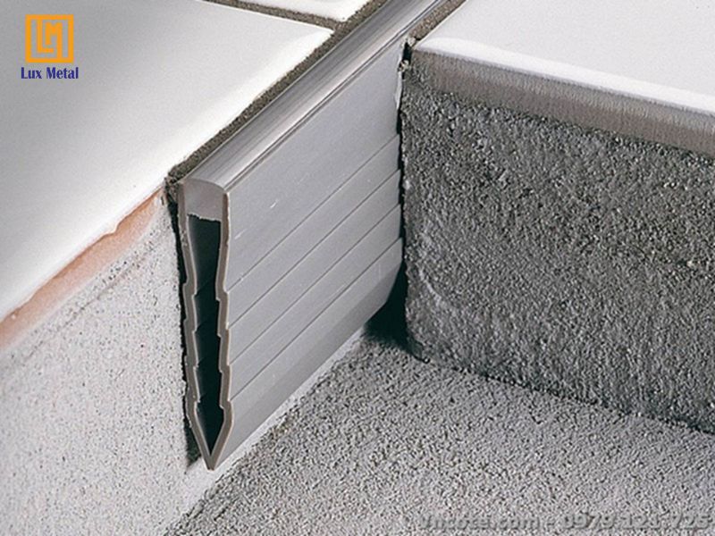 Nẹp khe co giãn sàn bê tông inox chịu tải trọng cao