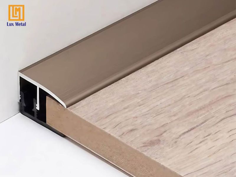 Nẹp Inox Sàn Gỗ Thi công nẹp F inox kết thúc sàn đúng kỹ thuật