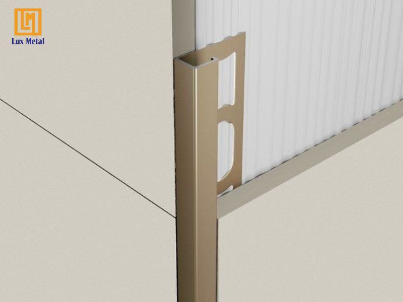 Nẹp inox góc vuông L sau khi thi công