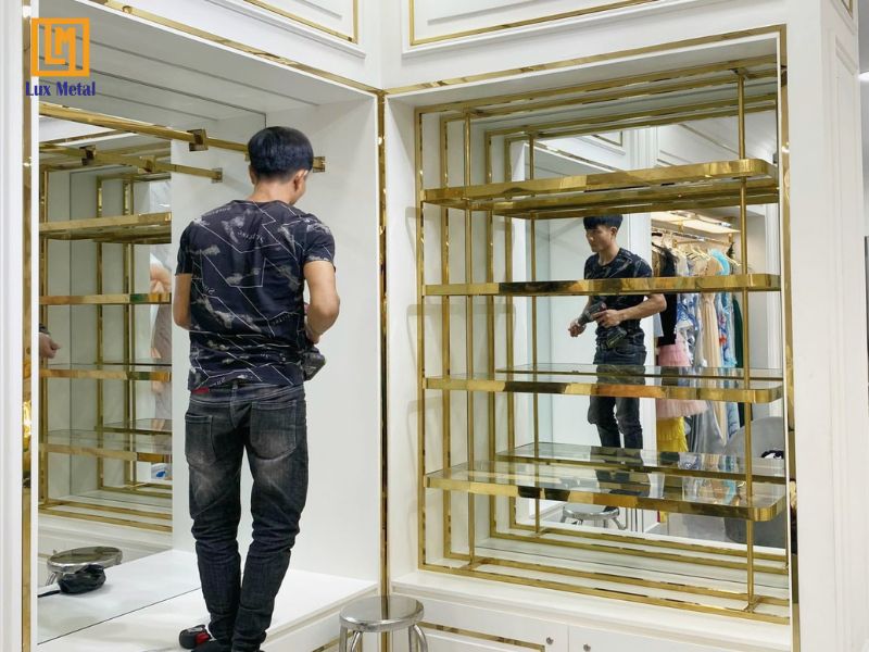 Hướng dẫn 7 bước thi công nẹp inox trang trí & 3 lỗi thường gặp lux metal nhan thi cong nep