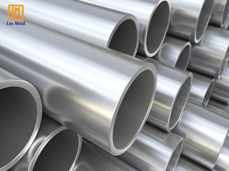 Ống Inox Công Nghiệp Ống inox công nghiệp với bề mặt sáng bóng và khả năng chống ăn mòn cao