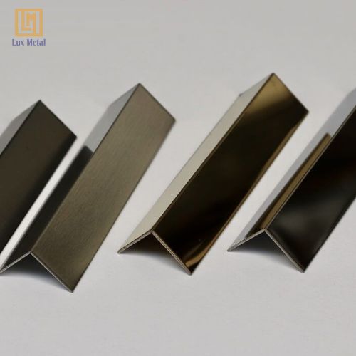 Nẹp V inox 15x15 có đa dạng màu sắc, bề mặt sáng bóng dễ vệ sinh