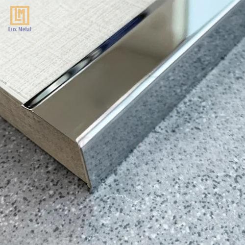 Nẹp V inox 25x25 kết thúc và hoàn thiện bề mặt sàn