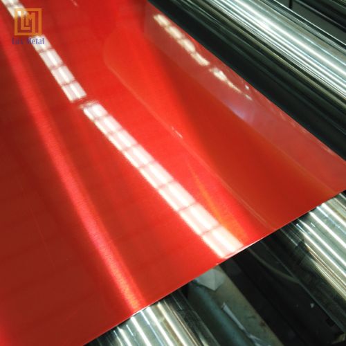 Tấm Inox Gương Đỏ Tấm inox gương đỏ bền bỉ và có tính thẩm mỹ cao