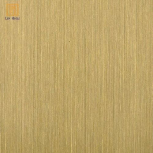 Tấm Inox Vàng Xước Tấm inox vàng xước với các đường vân xước sọc tinh tế và màu vàng sang trọng