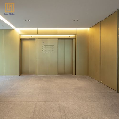 Tấm Inox Vàng Xước Tấm ốp tường làm từ inox vàng đồng xước phong cách cổ điển