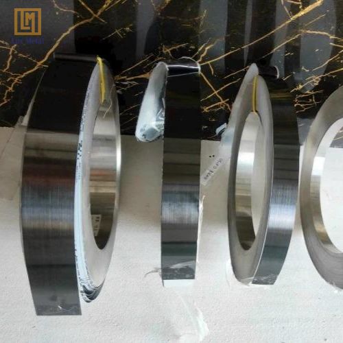 La cuộn inox màu đen xước với nhiều kích thước khác nhau