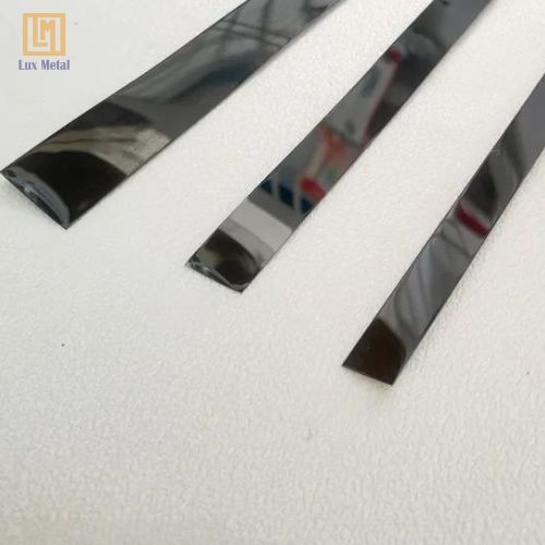 Nẹp La Inox Màu Đen Gương La inox đen gương có nhiều lựa chọn kích thước khác nhau