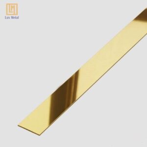 La inox vàng gương với bề mặt sáng bóng, màu sắc sang trọng