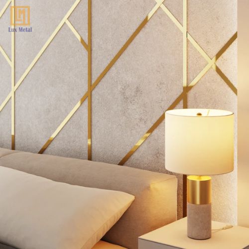 La inox màu vàng xước dùng để trang trí phòng ngủ