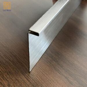 Trang chủ Len chân tường inox S-C340 sở hữu nhiều ưu điểm nổi bật