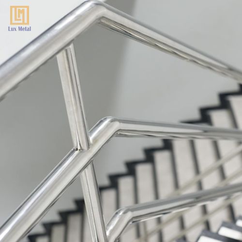 Tấm Inox 304 Dày 0.8mm Tấm inox 304 dày 0.8mm được sử dụng làm lan can cầu thang