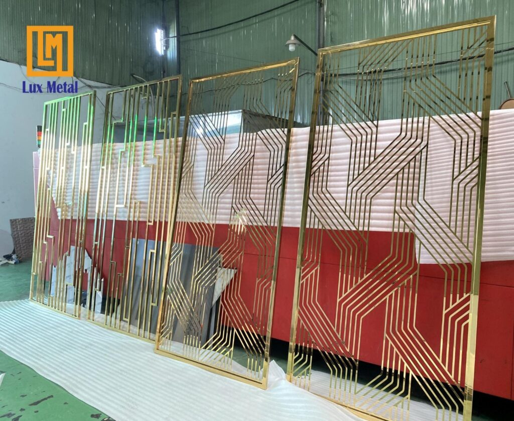 Khắc Laser Inox Chuẩn Nét Tại Lux Metal Khung inox mạ vàng
