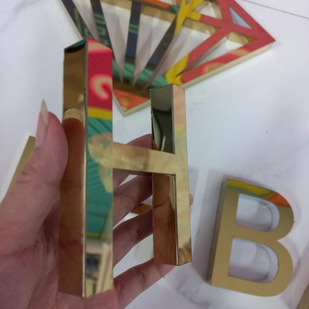 Khắc Laser Inox Chuẩn Nét Tại Lux Metal Chữ inox mạ vàng